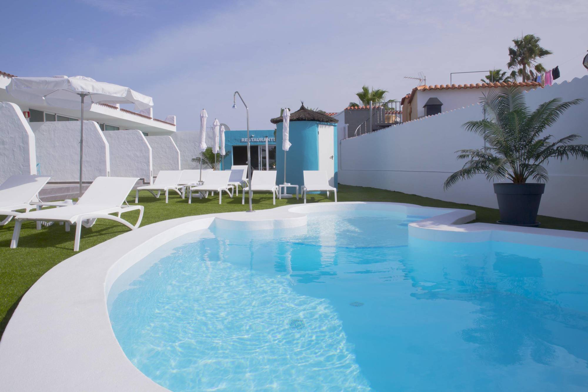 THE VINTAGE CLUB - GAY MEN ONLY HOTEL • PLAYA DEL INGLES • 3⋆ SPAIN • RATES  FROM €131